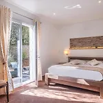Hotel Domaine De L'echassier, The Originals Relais Chateaubernard