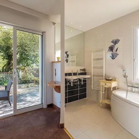 Hotel Domaine De L'echassier, The Originals Relais 3*