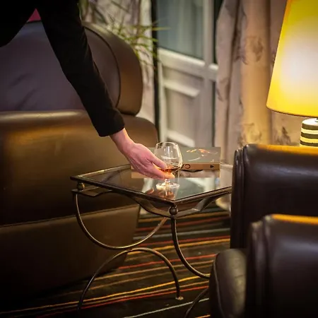 Hotel Domaine De L'echassier, The Originals Relais Châteaubernard