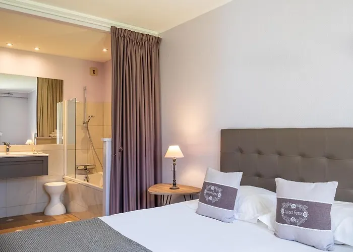 Hotel Domaine De L'echassier, The Originals Relais