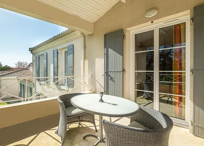 Hotel Domaine De L'echassier, The Originals Relais 3*