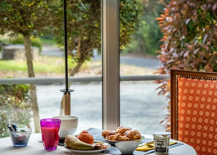 Hotel Domaine De L'echassier, The Originals Relais