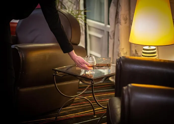 Hotel Domaine De L'echassier, The Originals Relais Châteaubernard