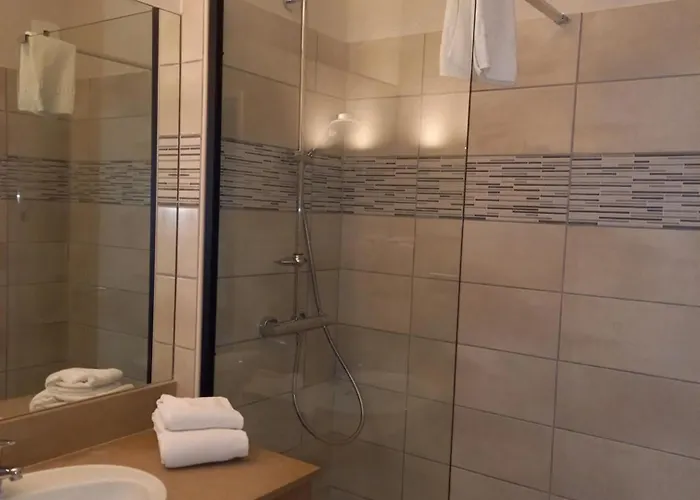 Hotel Domaine De L'echassier, The Originals Relais 3*